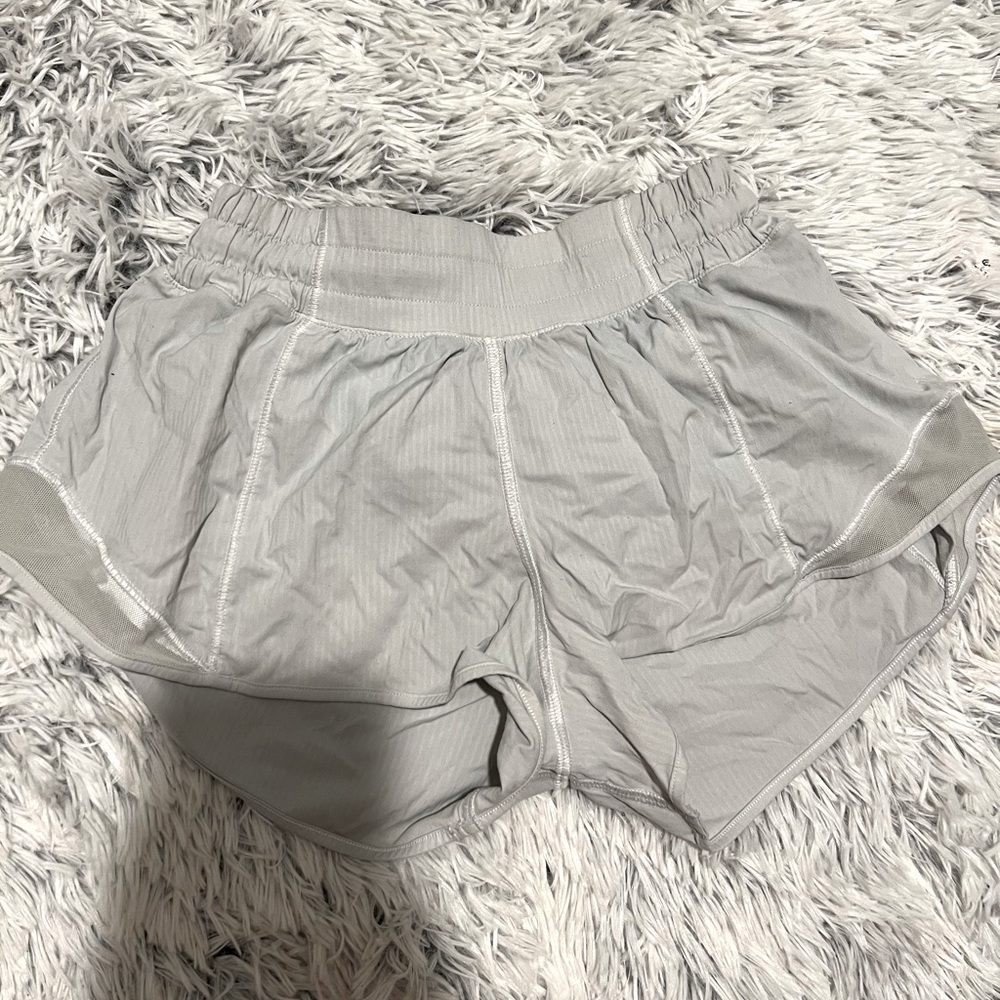 Lululemon Hotty Hot Shorts 2.5” 🤍